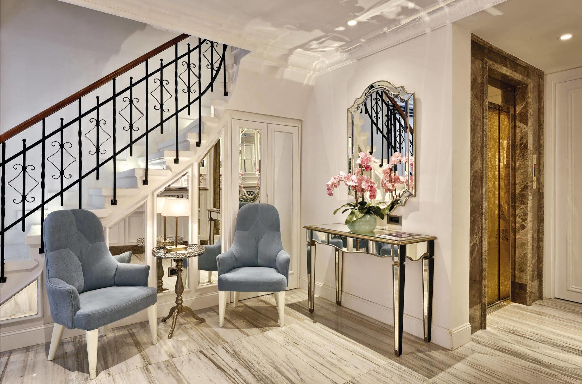 Mirrors Hotel Istanbul Bagian luar foto
