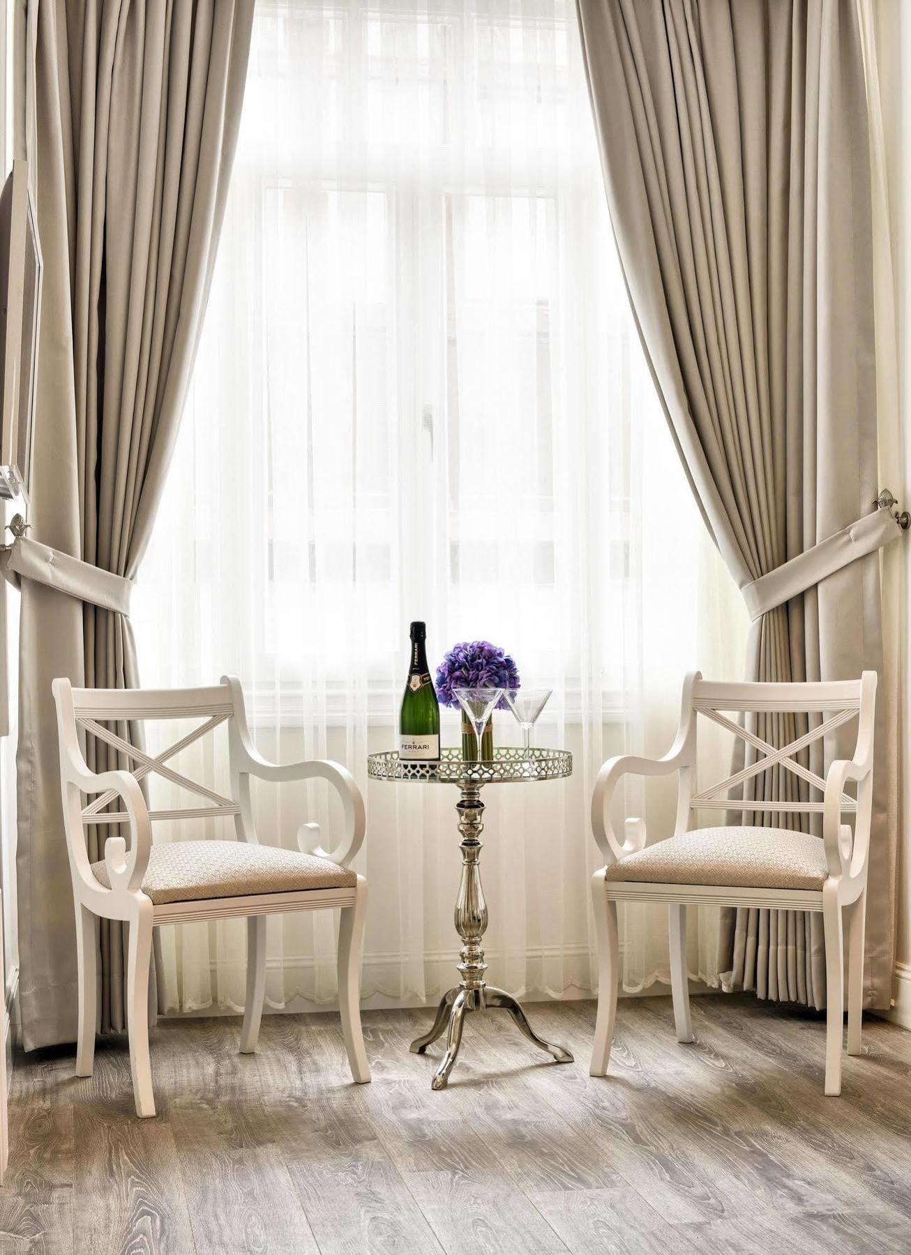 Mirrors Hotel Istanbul Bagian luar foto