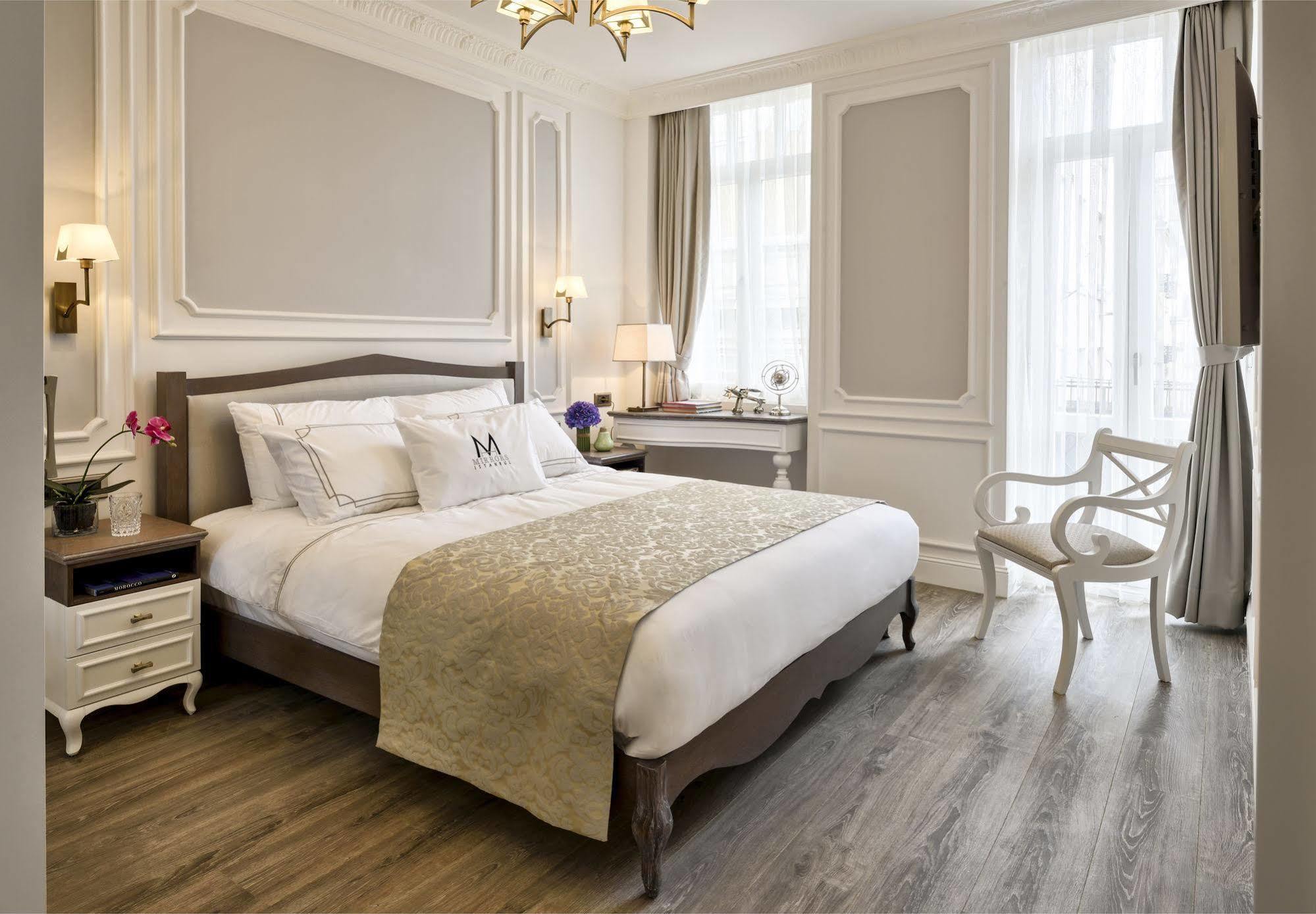 Mirrors Hotel Istanbul Bagian luar foto