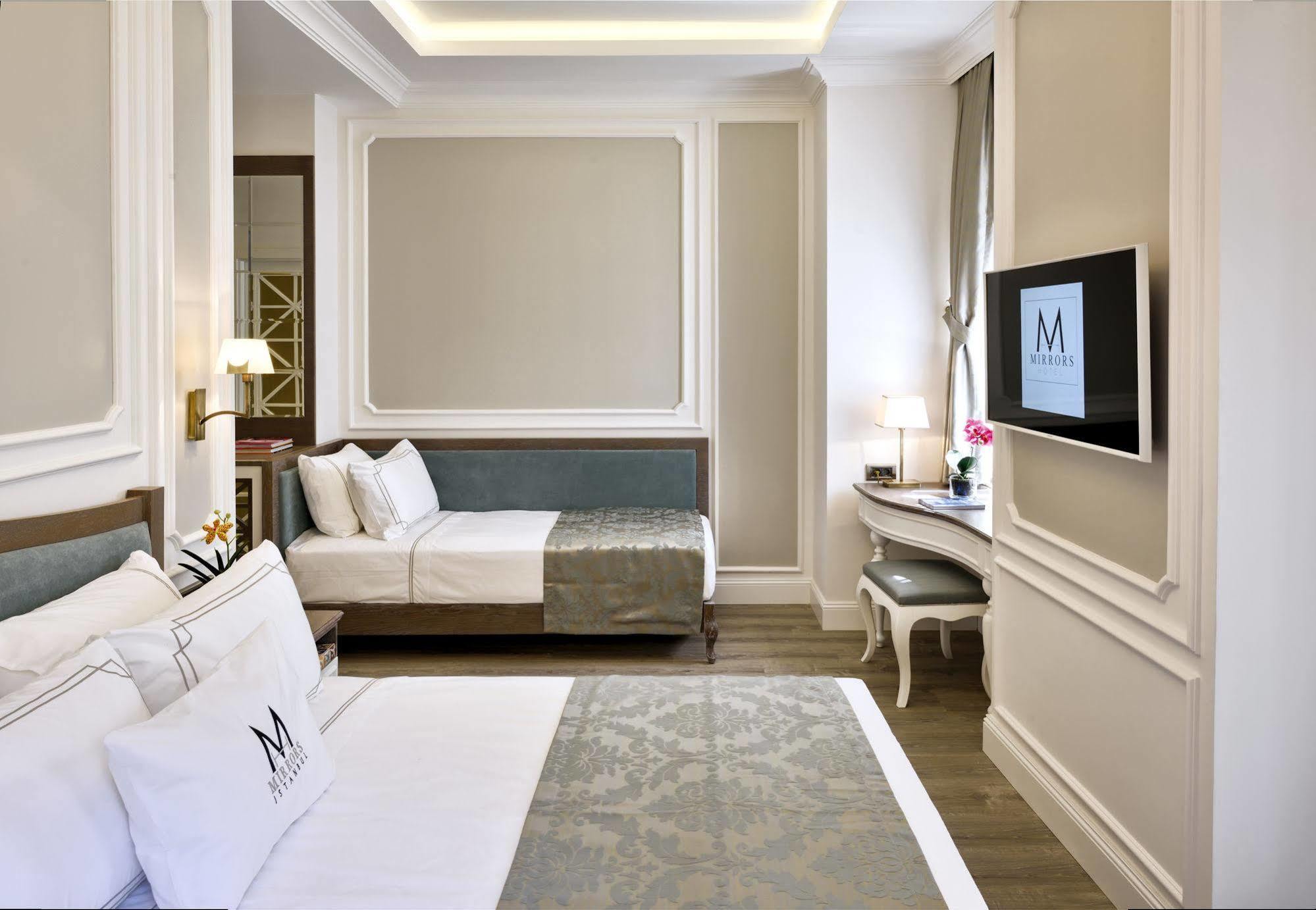 Mirrors Hotel Istanbul Bagian luar foto