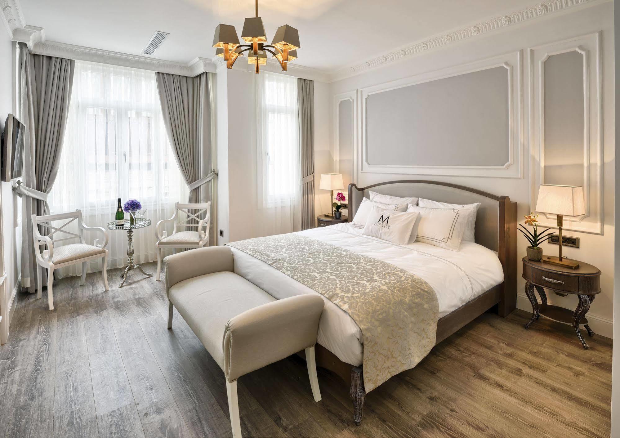 Mirrors Hotel Istanbul Bagian luar foto