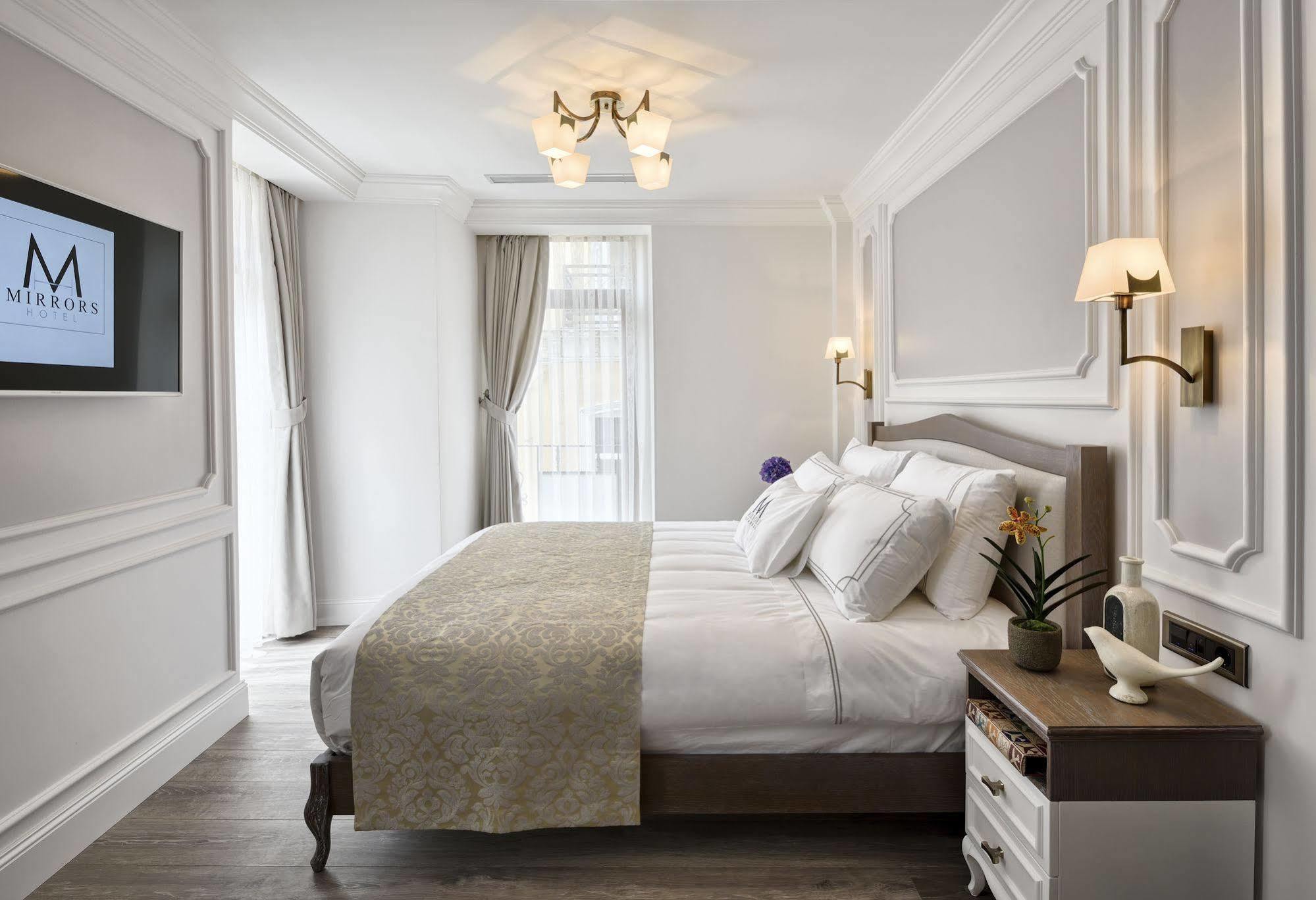 Mirrors Hotel Istanbul Bagian luar foto