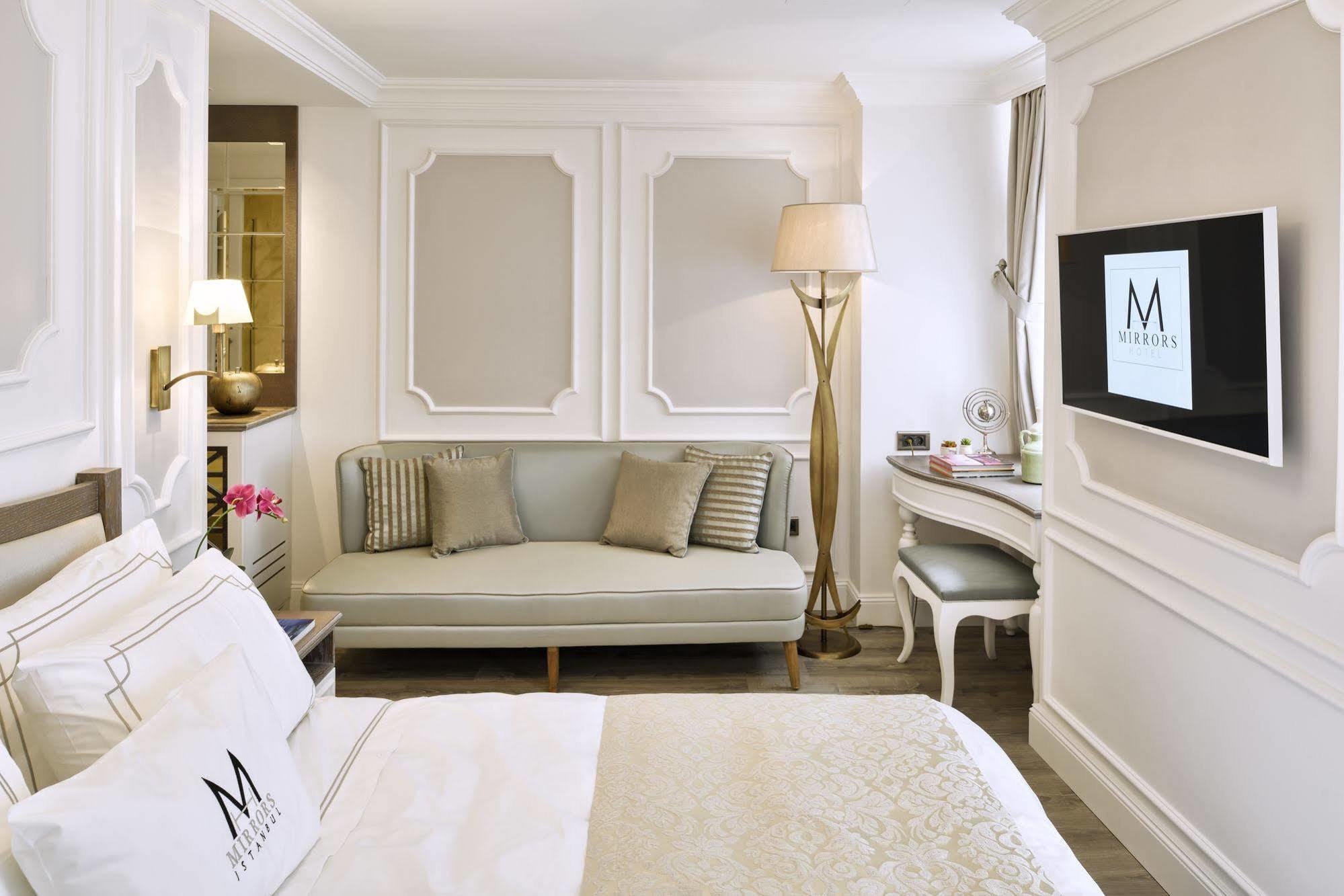 Mirrors Hotel Istanbul Bagian luar foto